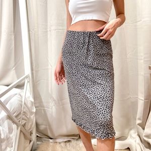 Liz Claiborne vintage grey leopard midi skirt
